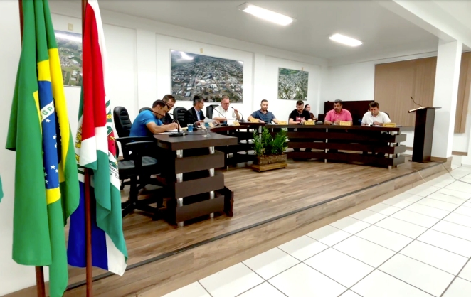 Câmara encerra sessão destacando investimentos e novos recursos